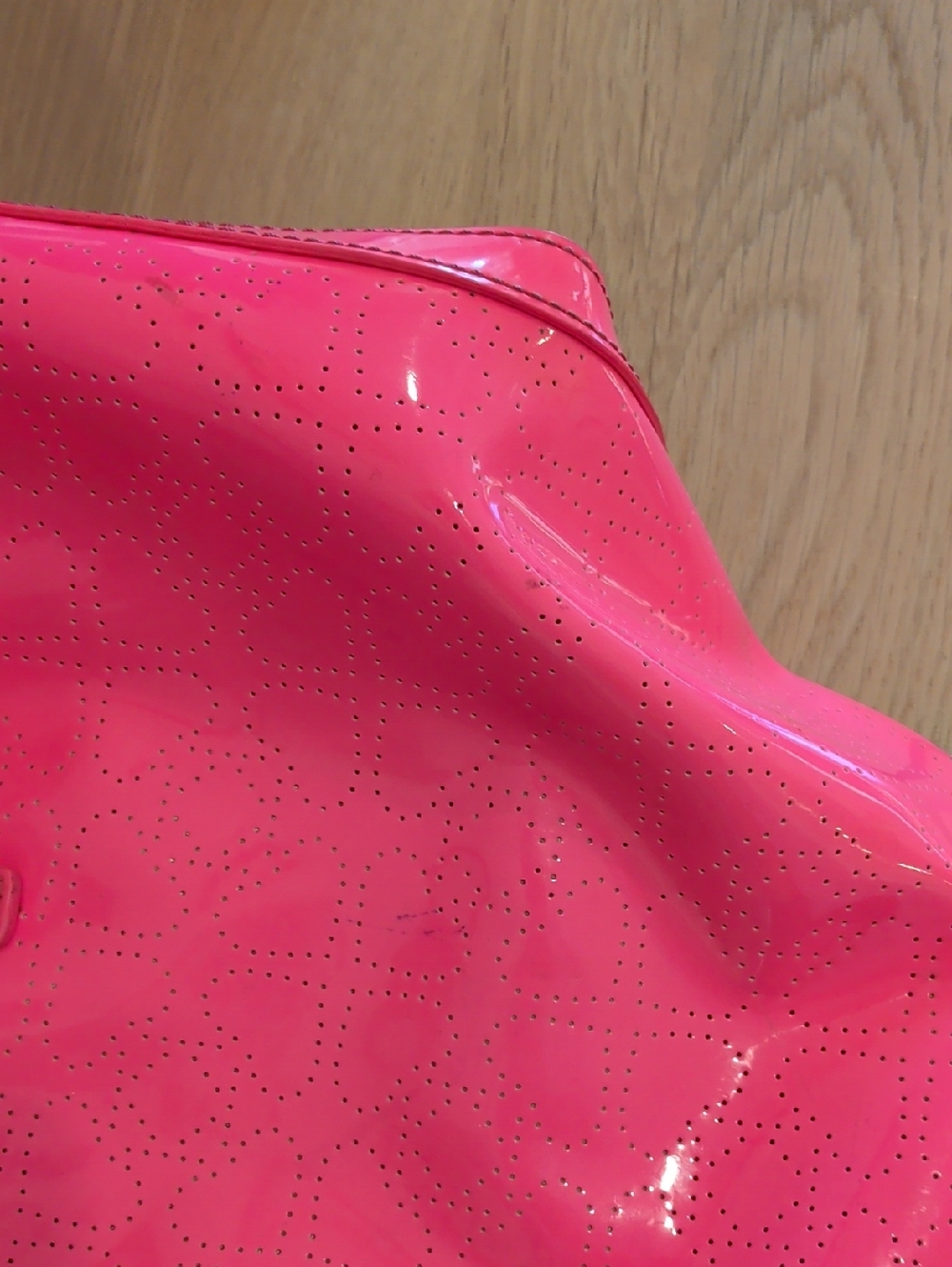 Kate Spade Molly bikini Dot patent Tote In neon Hot pink - Picture 10 of 12